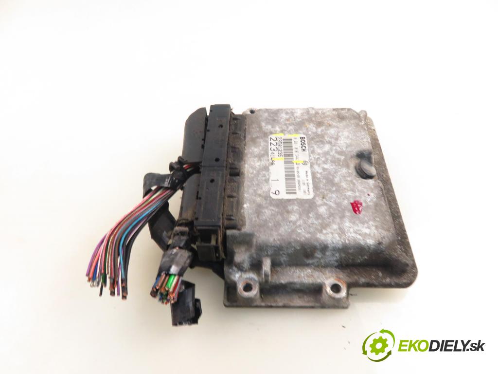 FIAT DOBLO Cargo (223_) FURGON 2003 74,00 1.9 JTD 100 - 182 B9.000 1910,00 Riadiaca jednotka Motor 73501235 ; 0281010344