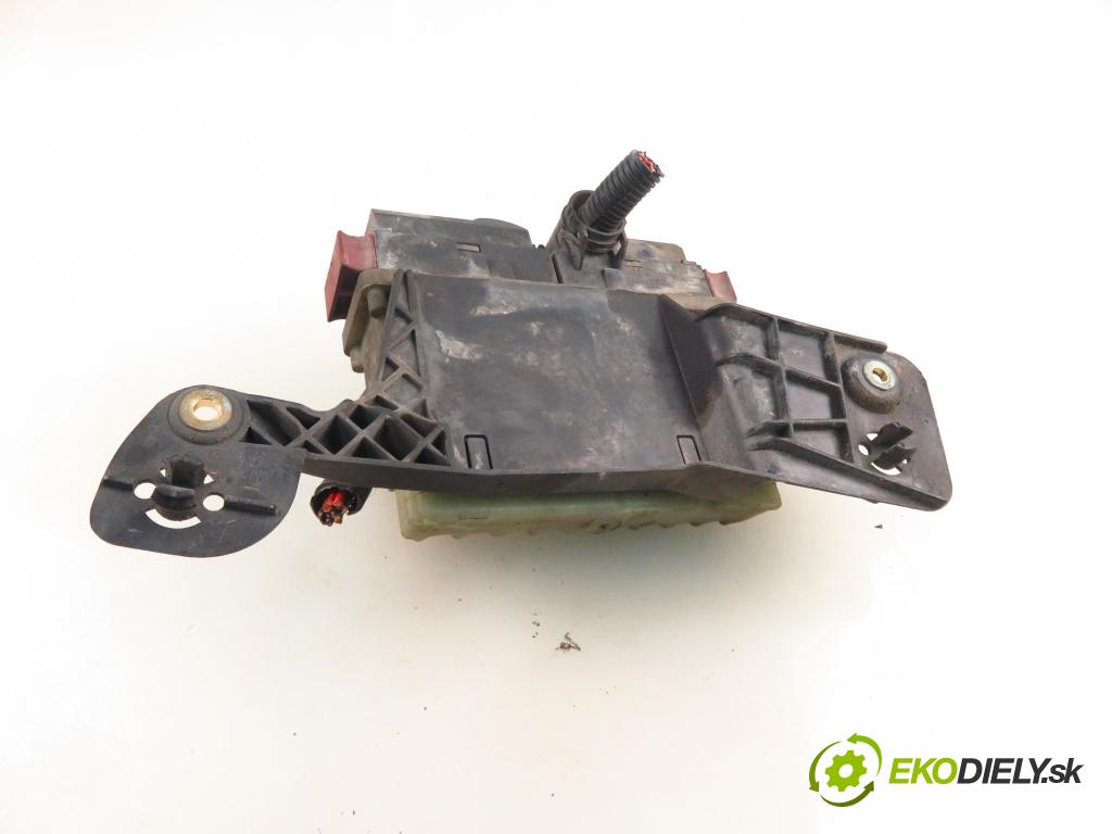 OPEL ZAFIRA A Nadwozie Wielkopojemne (MPV) (T98)  MINIVAN 2001 74,00 2.0 DTI 16V 101 - Y 20 DTH 1995,00 Riadiaca jednotka 124410130