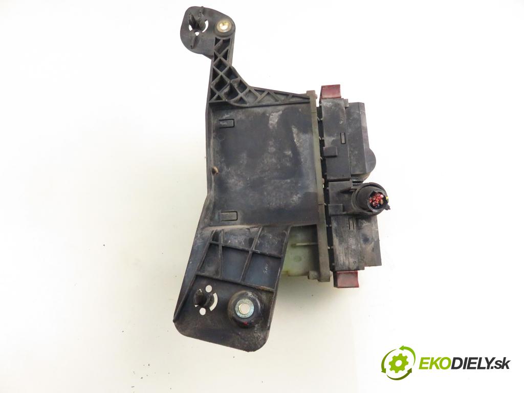 OPEL ZAFIRA A Nadwozie Wielkopojemne (MPV) (T98)  MINIVAN 2001 74,00 2.0 DTI 16V 101 - Y 20 DTH 1995,00 Riadiaca jednotka 124410130