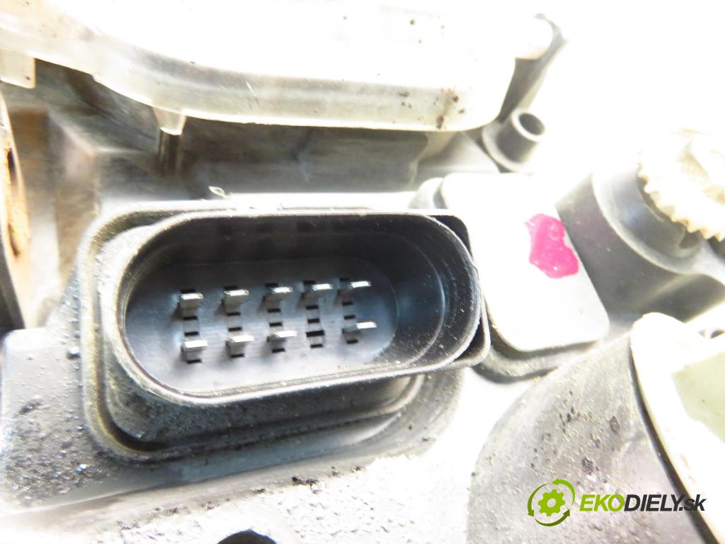 SKODA FABIA I SEDAN (6Y3) SEDAN 2004 55,00 1.4 16V - BBY 1390,00 světlo PP