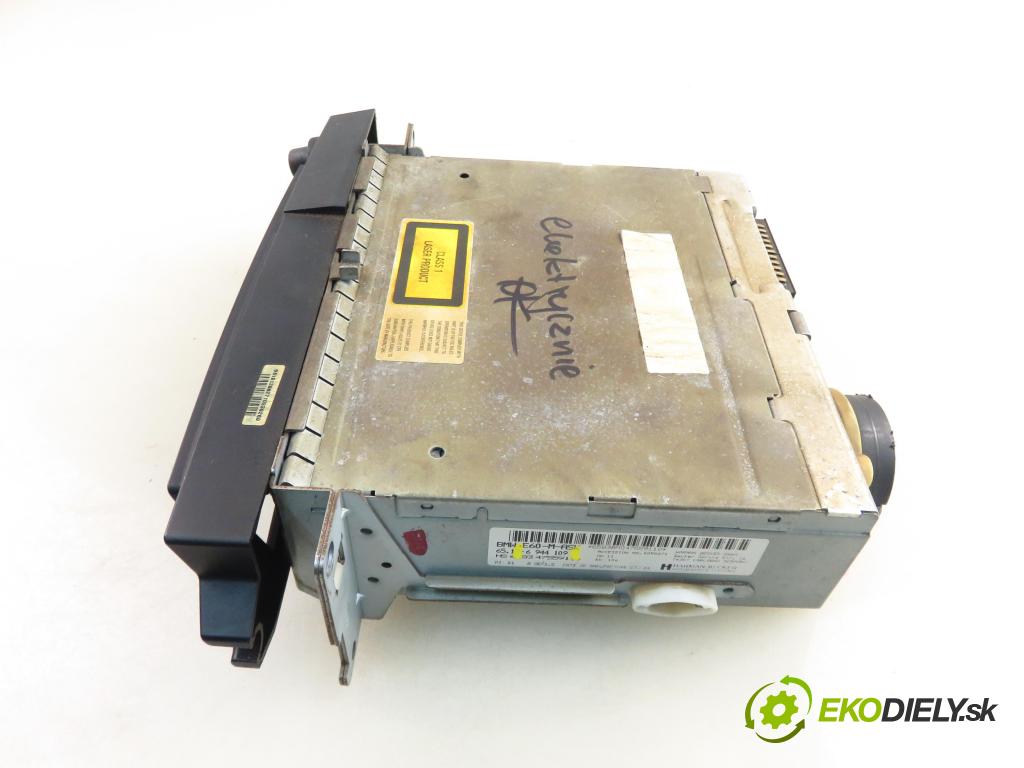 BMW 5 (E60) SEDAN 2004 125,00 520 i - 170 M54 B22 (226S1) 2171,00 RADIO CD 6944109
