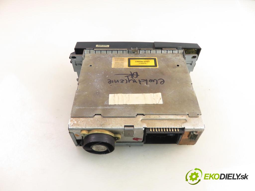 BMW 5 (E60) SEDAN 2004 125,00 520 i - 170 M54 B22 (226S1) 2171,00 RADIO CD 6944109