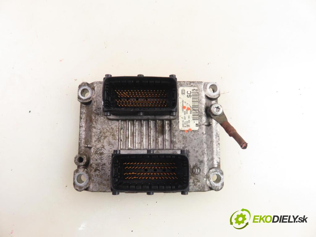 OPEL CORSA C (X01) HB 2002 43,00 1.0 12V 58 - Z 10 XE 973,00 Riadiaca jednotka Motor 0261207960 ; 55350551