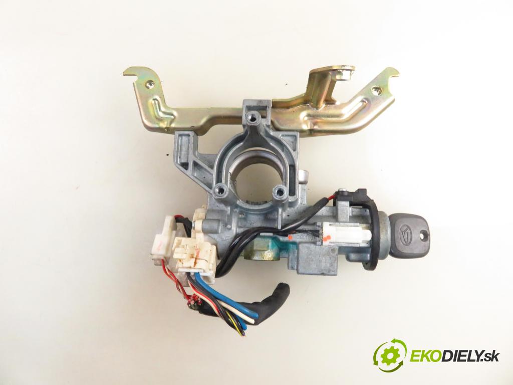 DAIHATSU SIRION (M3_) HB 2006 51,00 1 - 1KR-FE 998,00 spinačka 381150 (Spínacia skrinka)