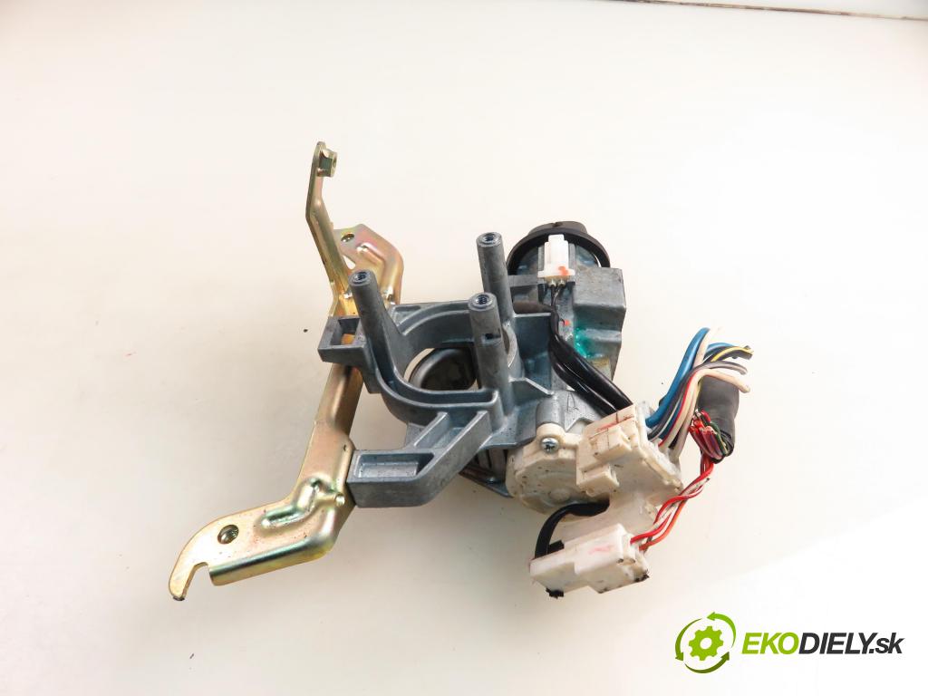 DAIHATSU SIRION (M3_) HB 2006 51,00 1 - 1KR-FE 998,00 spinačka 381150 (Spínacia skrinka)