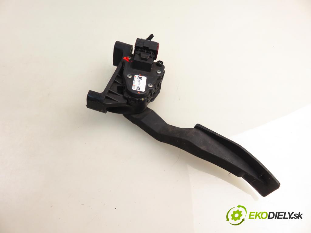 OPEL ASTRA G liftback (T98) HB 2002 62,00 1.6 8V - Z 16 SE 1598,00 Potenciometer plynu 9157998BK ; 6PV00811200 (Potenciometer plynového pedálu)