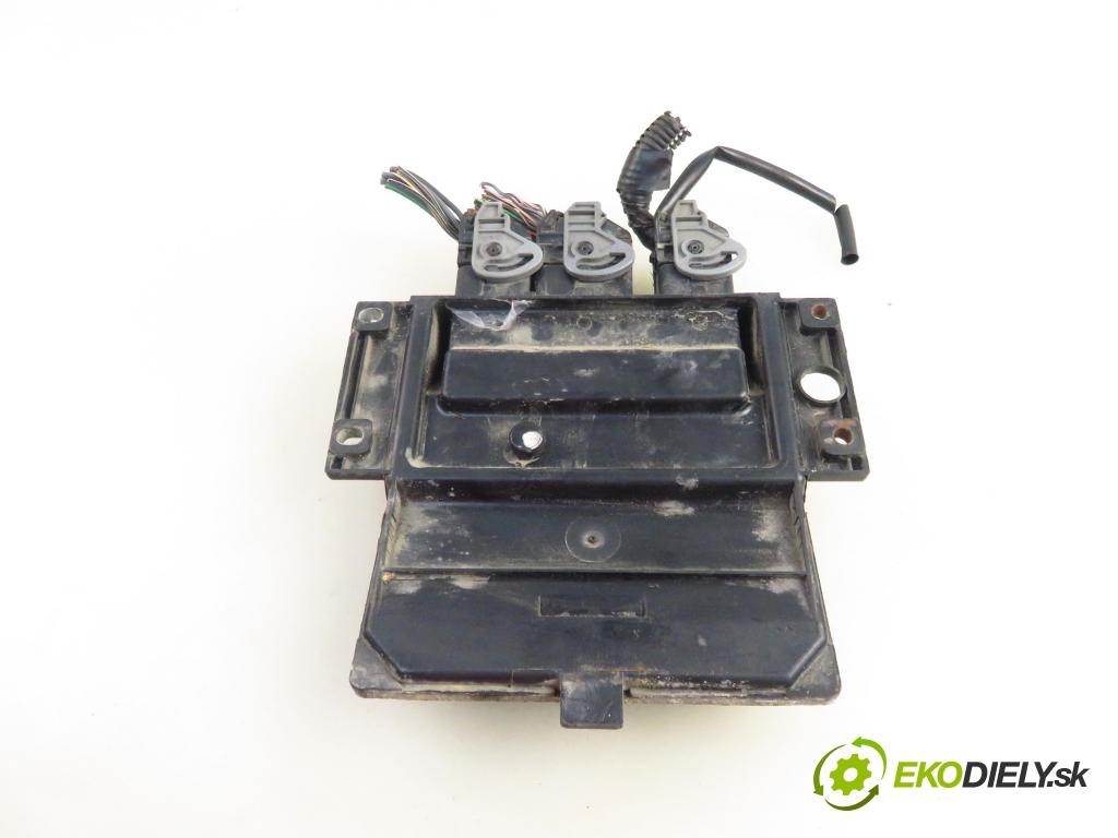 RENAULT CLIO II (BB_, CB_) HB 2003 42,00 1.5 dCi 1461,00 Riadiaca jednotka Motor 8200498185 ; 8200469333