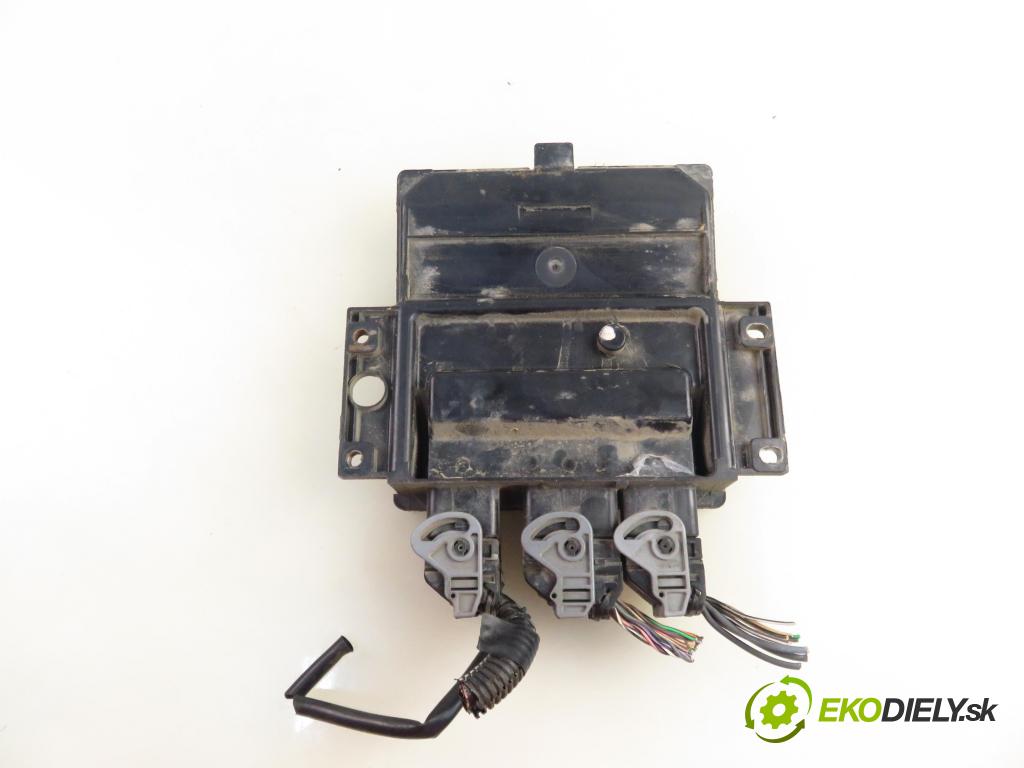 RENAULT CLIO II (BB_, CB_) HB 2003 42,00 1.5 dCi 1461,00 Riadiaca jednotka Motor 8200498185 ; 8200469333