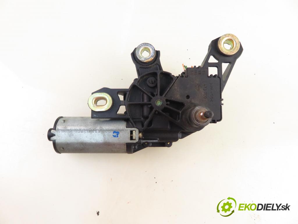 AUDI A3 (8L1) HB 1999 66,00 1.9 TDI 90 - ALH 1896,00 motorek stěrače ZADNÍ: 8L0955711A