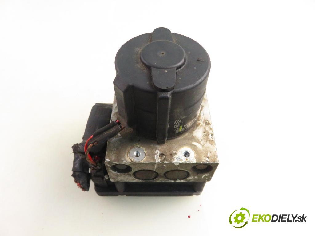 VW GOLF III Variant (1H5) KOMBI 1996 74,00 1.6 - AEK 1595,00 Pumpa ABS 3A0907379 ; 10094603003 ; 10020400174 (Pumpa ABS)