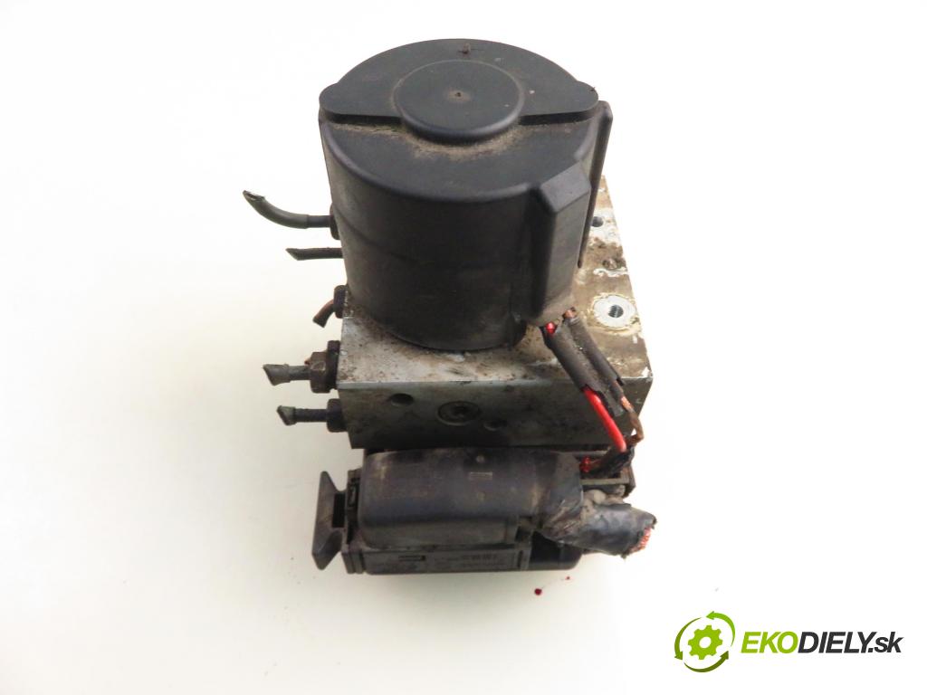 VW GOLF III Variant (1H5) KOMBI 1996 74,00 1.6 - AEK 1595,00 Pumpa ABS 3A0907379 ; 10094603003 ; 10020400174 (Pumpa ABS)