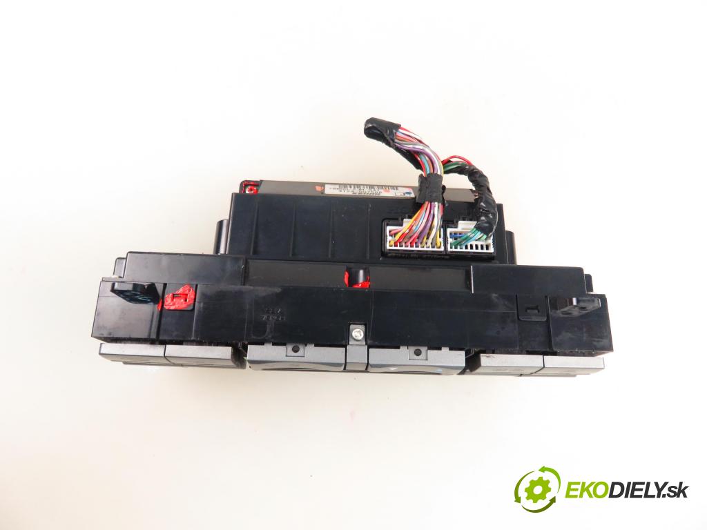 HONDA FR-V (BE) MINIVAN 2006 103,00 2.2 i CTDi 140 - N22A1 2204,00 Panel kúrenia KLIMATRONIK 79600SJHG41