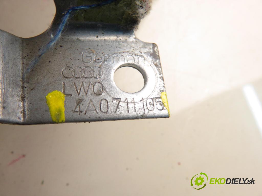 AUDI A6 (4A, C4) KOMBI 1994 66,00 1.9 TDI - 1Z 1896,00 ZVEDÁK: 4A0711105
