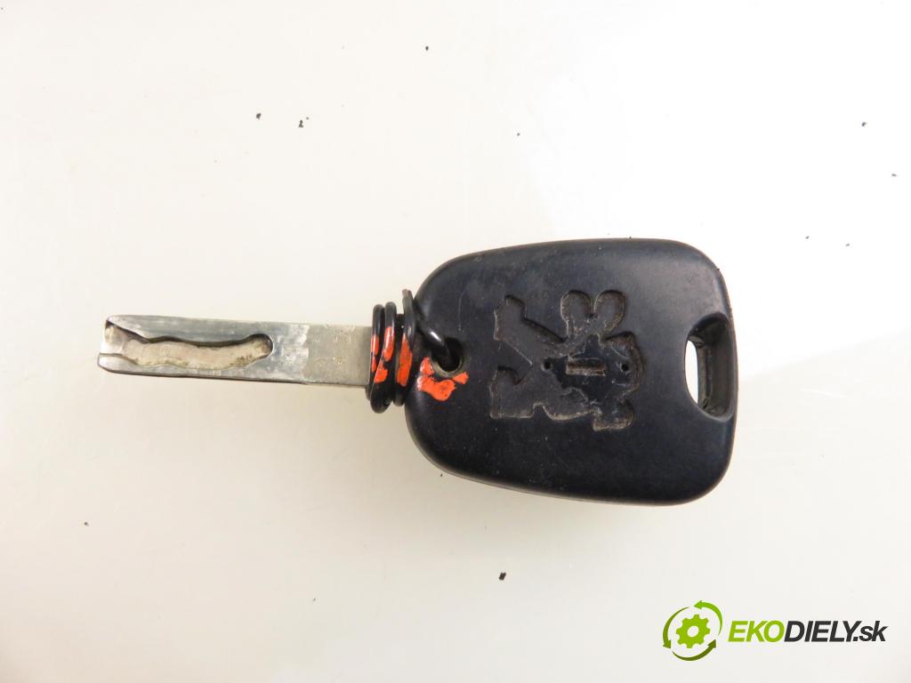 PEUGEOT 307 (3A/C) HB 2003 50,00 1.4 HDi - 8HZ (DV4TD) 1398,00 spinačka 36353100 (Spínacia skrinka)