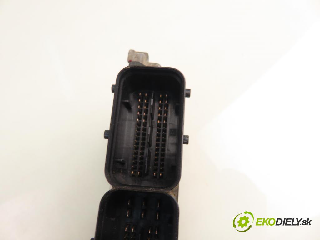SUZUKI SX4 (EY, GY) CROSSOVER 2006 88,00 1.9 DDiS 4x4 (RW 419D) - D19AA 1910,00 Riadiaca jednotka Motor 55204652 ; 3392079JQ0 ; 0281012992