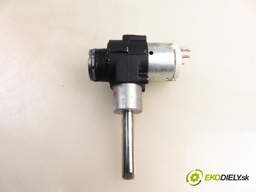 SKODA FELICIA I (6U1) HB 1996 43,00 1.3 - AMJ 1289,00 spinačka  (Spínacia skrinka)