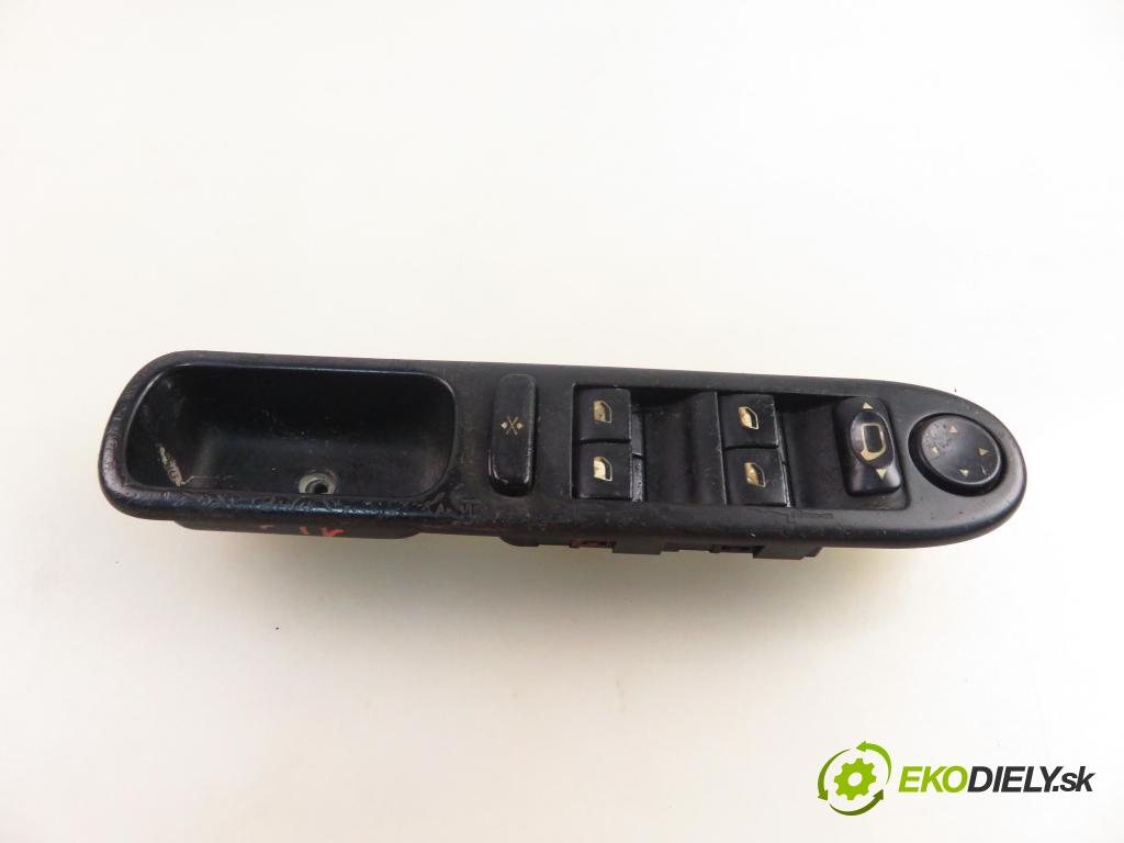 PEUGEOT 307 (3A/C) HB 2001 79,00 2.0 HDi 110 - RHS 1997,00 Panel ovládaní oken 96351623XT