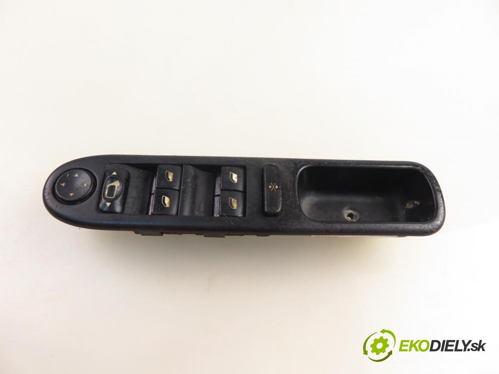 PEUGEOT 307 (3A/C) HB 2001 79,00 2.0 HDi 110 - RHS 1997,00 Panel ovládaní oken 96351623XT