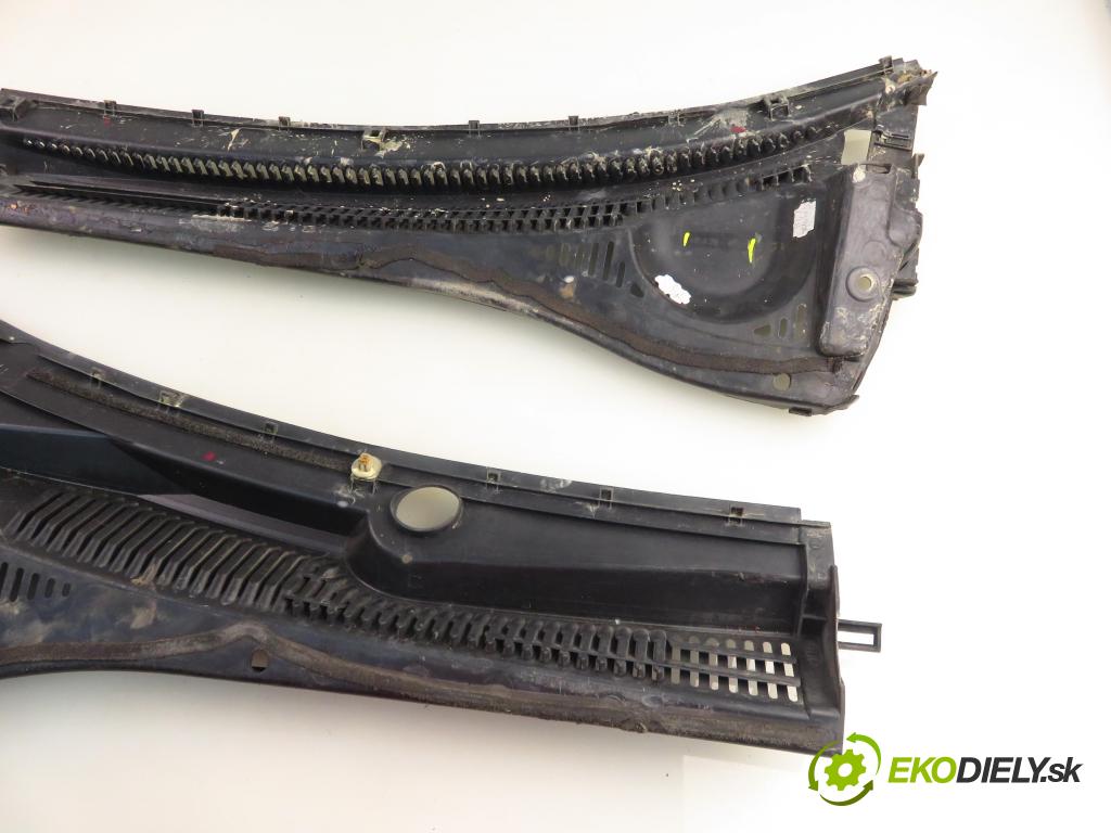 SUZUKI SX4 (EY, GY) CROSSOVER 2006 88,00 1.9 DDiS 4x4 (RW 419D) - D19AA 1910,00 Torpédo, plast pod čelné okno 7234179J1 ; 7233179J1 (Torpédo (plast pod čelným sklom))