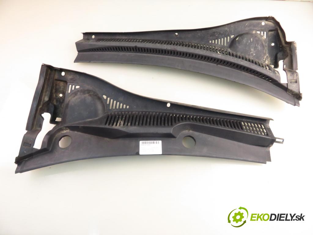 SUZUKI SX4 (EY, GY) CROSSOVER 2006 88,00 1.9 DDiS 4x4 (RW 419D) - D19AA 1910,00 Torpédo, plast pod čelné okno 7234179J1 ; 7233179J1 (Torpédo (plast pod čelným sklom))