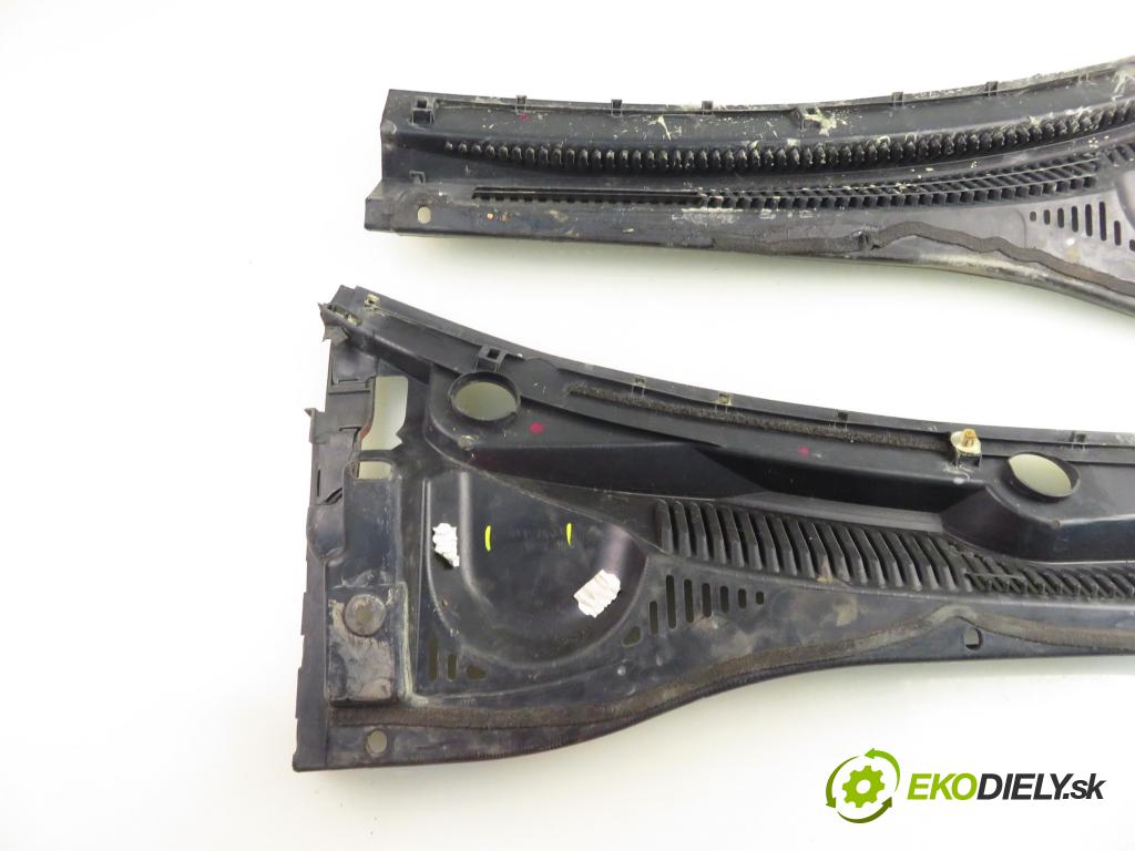 SUZUKI SX4 (EY, GY) CROSSOVER 2006 88,00 1.9 DDiS 4x4 (RW 419D) - D19AA 1910,00 Torpédo, plast pod čelné okno 7234179J1 ; 7233179J1 (Torpédo (plast pod čelným sklom))