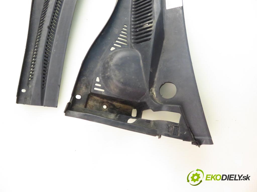 SUZUKI SX4 (EY, GY) CROSSOVER 2006 88,00 1.9 DDiS 4x4 (RW 419D) - D19AA 1910,00 Torpédo, plast pod čelné okno 7234179J1 ; 7233179J1 (Torpédo (plast pod čelným sklom))