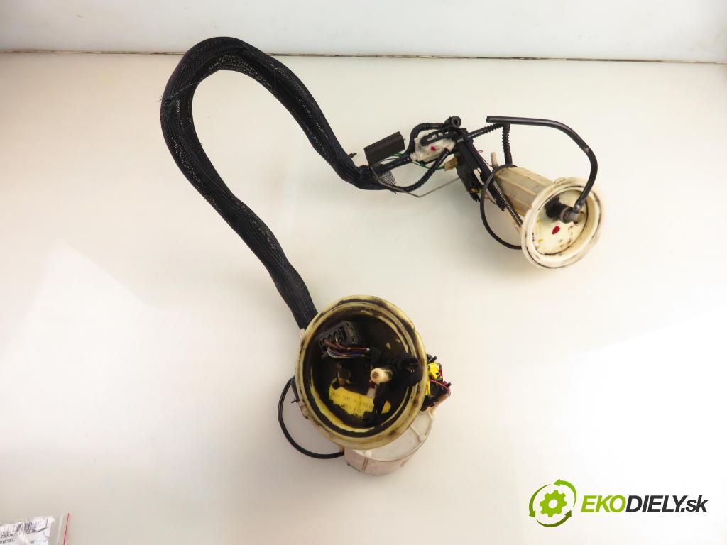 BMW 5 (E60) SEDAN 2004 125,00 520 i - 170 M54 B22 (226S1) 2171,00 pumpa paliva 6765778 ; 6765843