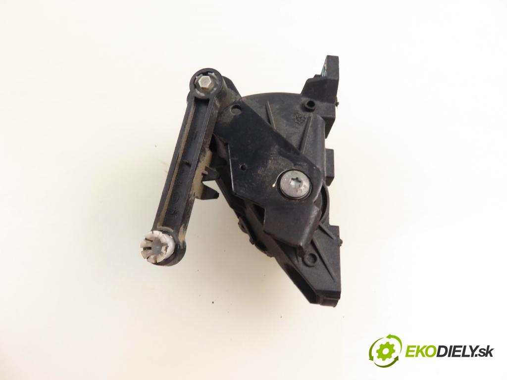 RENAULT CLIO II (BB_, CB_) HB 2004 48,00 1.5 dCi 65 - K9K 704 1461,00 Potenciometer plynu 8200089851 ; 6PV00811924 (Potenciometer plynového pedálu)