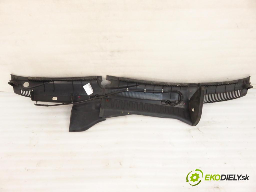 OPEL CORSA C (X01) HB 2005 44,00 1 - Z 10 XEP 998,00 Torpédo, plast pod čelné okno 09116435 (Torpédo (plast pod čelným sklom))