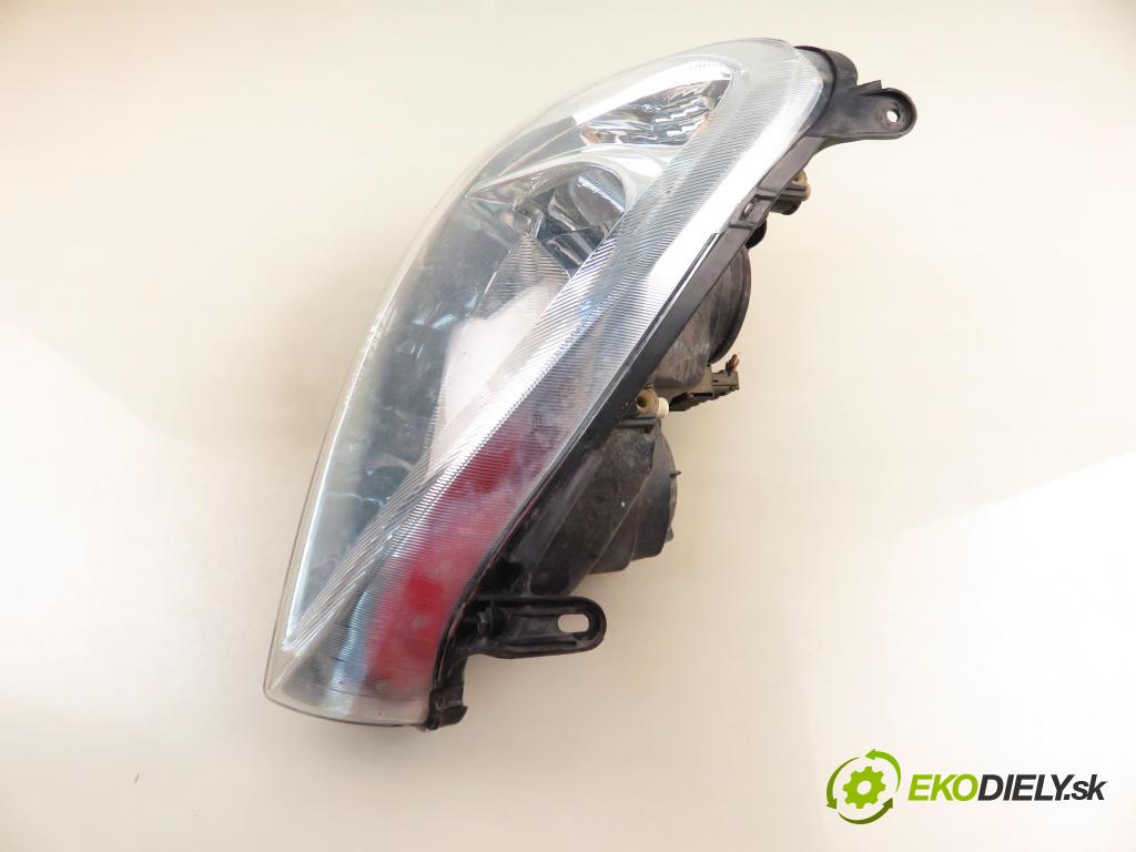OPEL CORSA C (X01) HB 2002 43,00 1.0 12V 58 - Z 10 XE 973,00 světlo PP