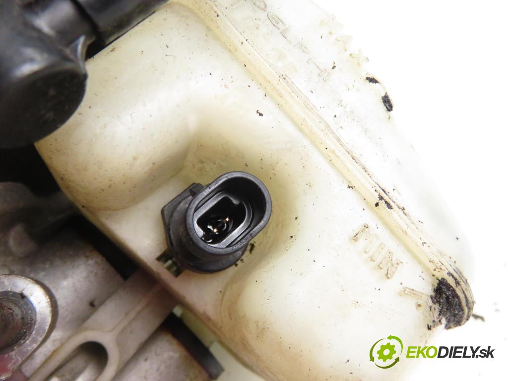 OPEL ASTRA G liftback (T98) HB 2002 62,00 1.6 8V - Z 16 SE 1598,00 Posilovač 90498034MC (Servočerpadlo, pumpa riadenia)