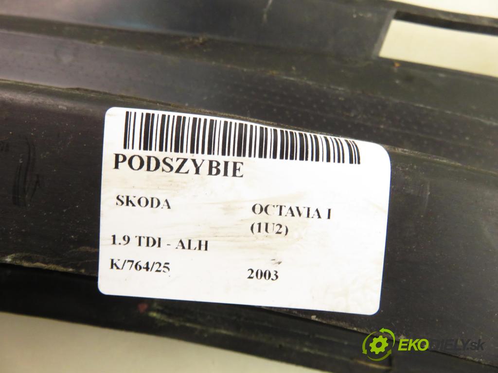 SKODA OCTAVIA I (1U2) LIFTBACK 2003 66,00 1.9 TDI - ALH 1896,00 Torpédo, plast pod čelné okno 1U0819403A ; 1U0819404A (Torpédo (plast pod čelným sklom))