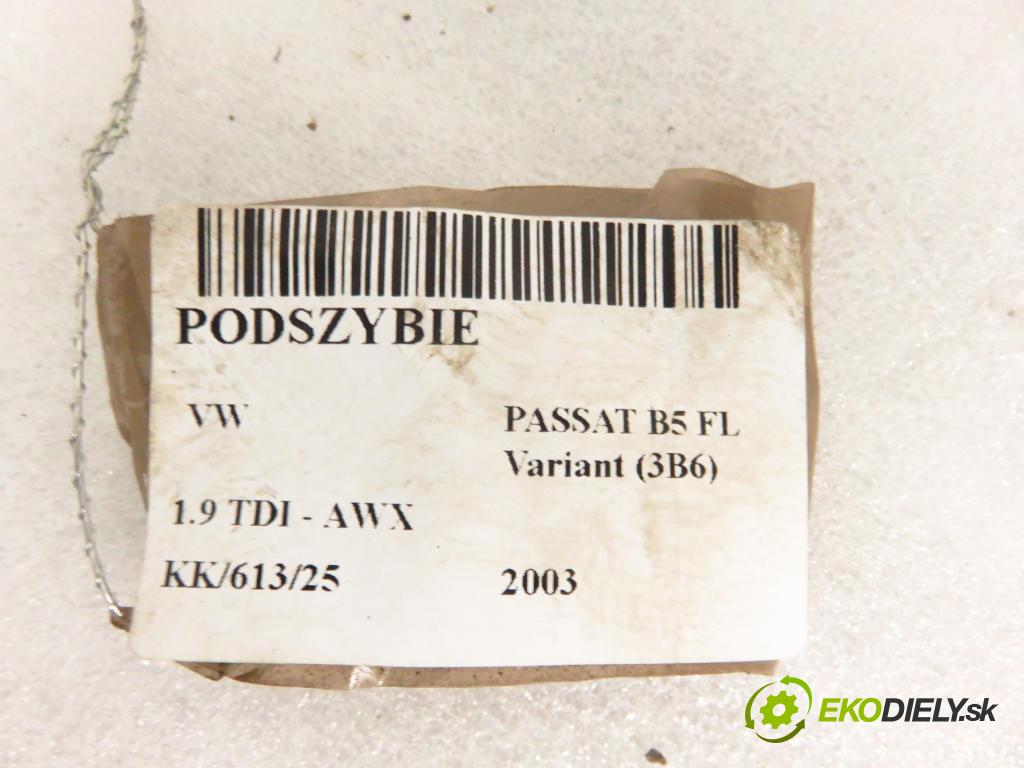 VW PASSAT B5.5 Variant (3B6) KOMBI 2003 96,00 1.9 TDI - AWX 1896,00 Torpédo, plast pod čelné okno 3B1819417D (Torpédo (plast pod čelným sklom))