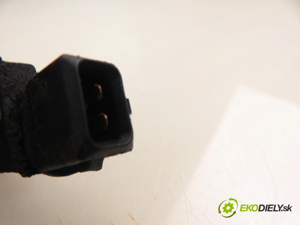 RENAULT SCENIC I (JA0/1_) MINIVAN 2001 59,00 1.9 dTi 80 - F9Q 744 1870,00 vstrekovač 0432193563 ; 8200047506 (Vstrekovač paliva)