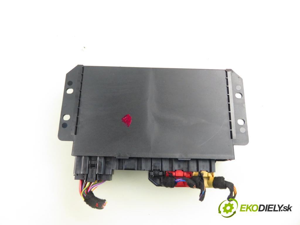 AUDI A4 (8E2, B6) SEDAN 2003 74,00 1.9 TDI PD 101 - AVB 1896,00 MODUL komfortu 8E0959433AH
