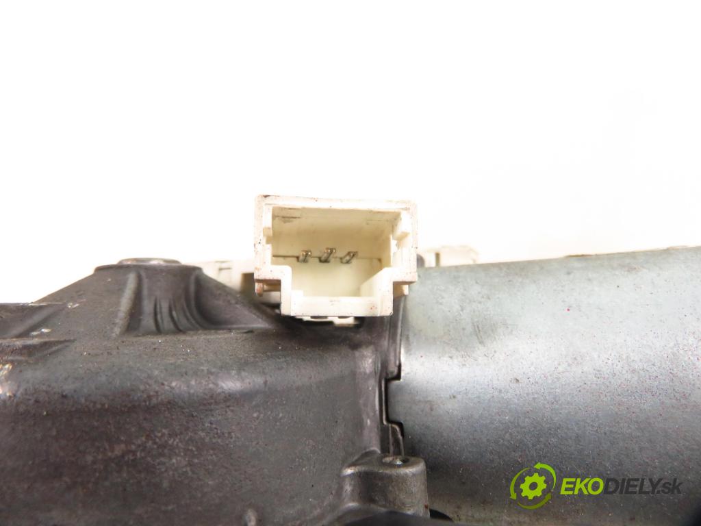 PEUGEOT 307 SW (3H) KOMBI 2004 100,00 2.0 HDi 135 - RHR (DW10BTED4) 1997,00 Motorček stierače zadné 9640961380 ; 53015712