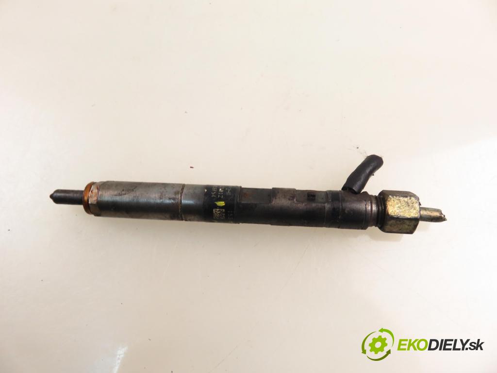 RENAULT CLIO II (BB_, CB_) HB 2004 48,00 1.5 dCi 65 - K9K 704 1461,00 vstrekovač EJBR02101Z ; 8200240244 ; 8200049876 (Vstrekovač paliva)