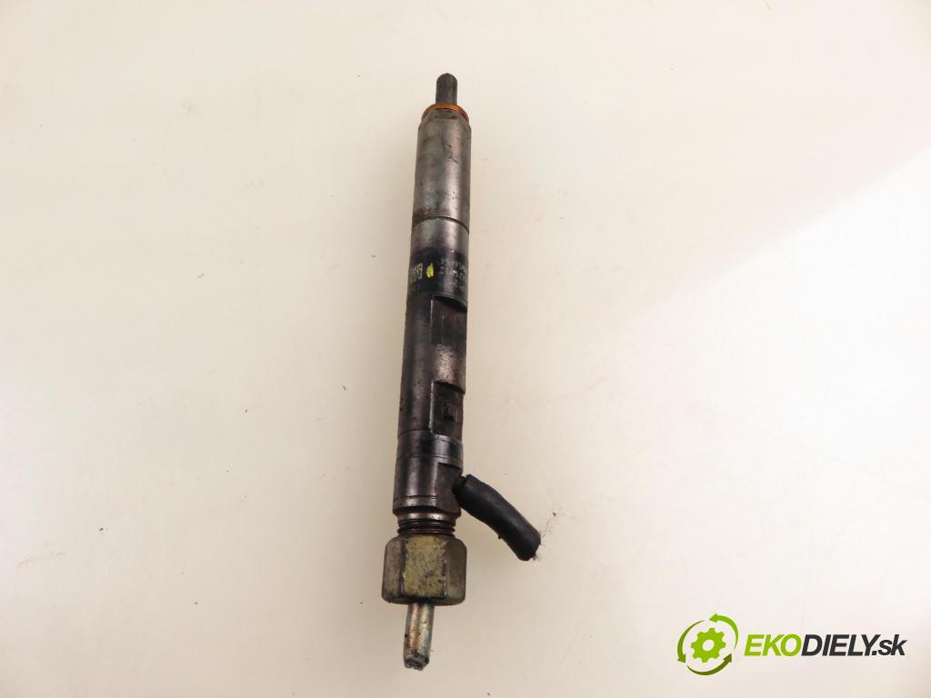 RENAULT CLIO II (BB_, CB_) HB 2004 48,00 1.5 dCi 65 - K9K 704 1461,00 vstrekovač EJBR02101Z ; 8200240244 ; 8200049876 (Vstrekovač paliva)