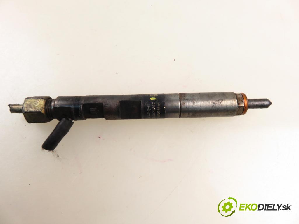 RENAULT CLIO II (BB_, CB_) HB 2004 48,00 1.5 dCi 65 - K9K 704 1461,00 vstrekovač EJBR02101Z ; 8200240244 ; 8200049876 (Vstrekovač paliva)