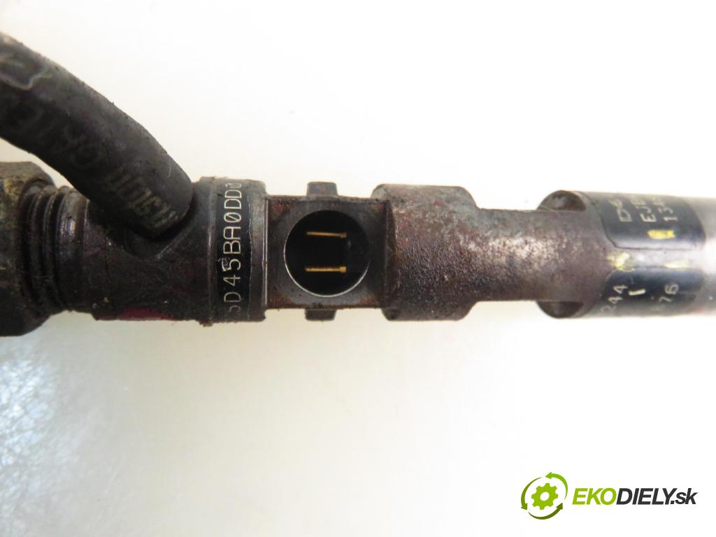 RENAULT CLIO II (BB_, CB_) HB 2004 48,00 1.5 dCi 65 - K9K 704 1461,00 vstrekovač EJBR02101Z ; 8200240244 ; 8200049876 (Vstrekovač paliva)