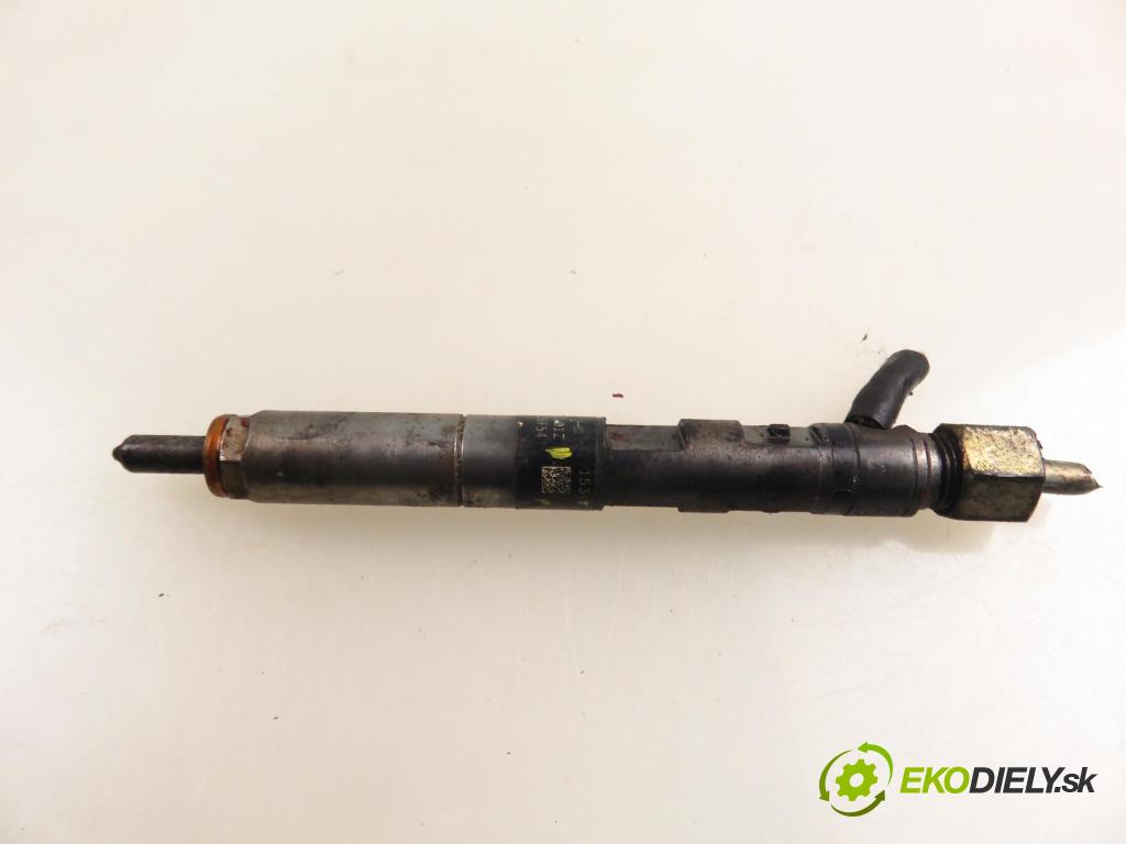 RENAULT CLIO II (BB_, CB_) HB 2004 48,00 1.5 dCi 65 - K9K 704 1461,00 vstrekovač EJBR02101Z ; 8200240244 ; 8200049876 (Vstrekovač paliva)