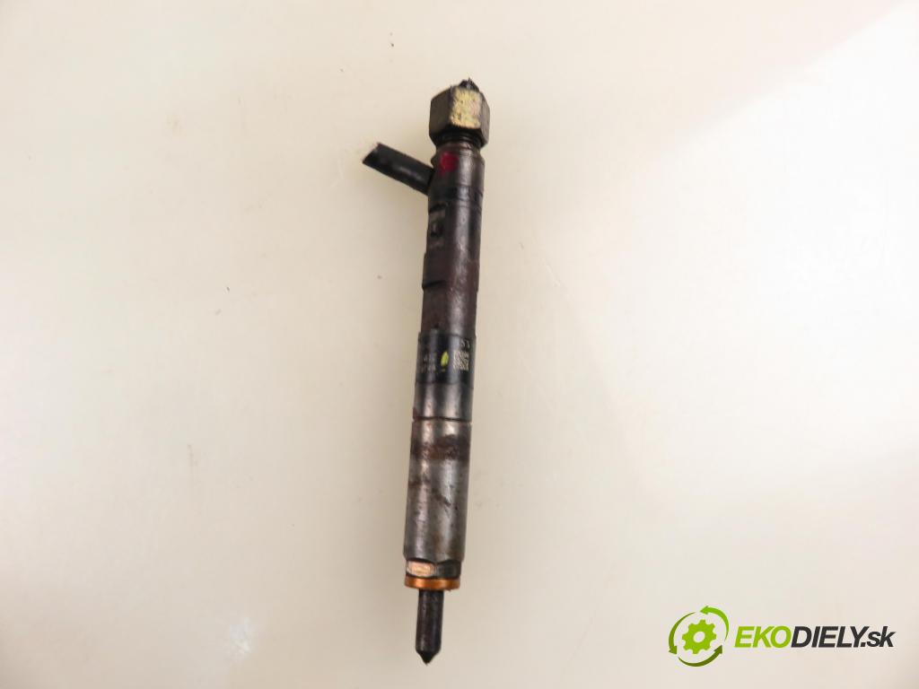 RENAULT CLIO II (BB_, CB_) HB 2004 48,00 1.5 dCi 65 - K9K 704 1461,00 vstrekovač EJBR02101Z ; 8200240244 ; 8200049876 (Vstrekovač paliva)