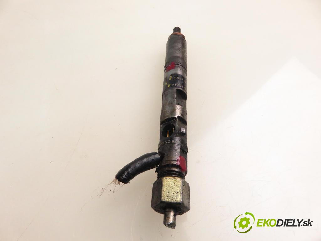 RENAULT CLIO II (BB_, CB_) HB 2004 48,00 1.5 dCi 65 - K9K 704 1461,00 vstrekovač EJBR02101Z ; 8200240244 ; 8200049876 (Vstrekovač paliva)