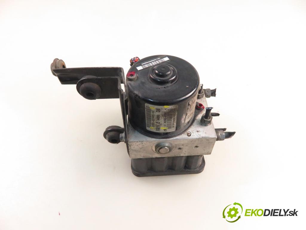 FORD FOCUS II Turnier (DA_, FFS, DS) KOMBI 2006 66,00 1.6 TDCI 90 1560,00 Pumpa ABS 10096001253 ; 3M512C405HC ; 10020603014 (Pumpa ABS)