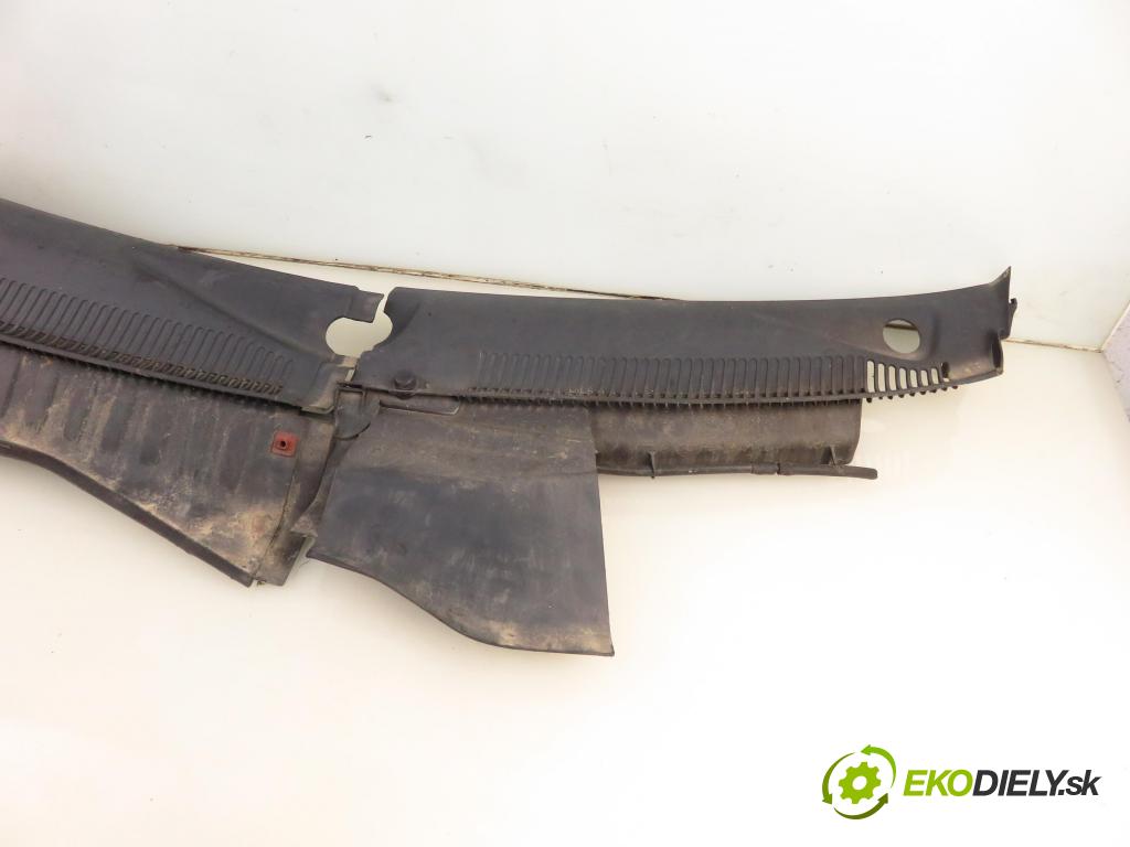 OPEL CORSA C (X01) HB 2004 44,00 1 - Z 10 XEP 998,00 Torpédo, plast pod čelné okno 09116435 (Torpédo (plast pod čelným sklom))