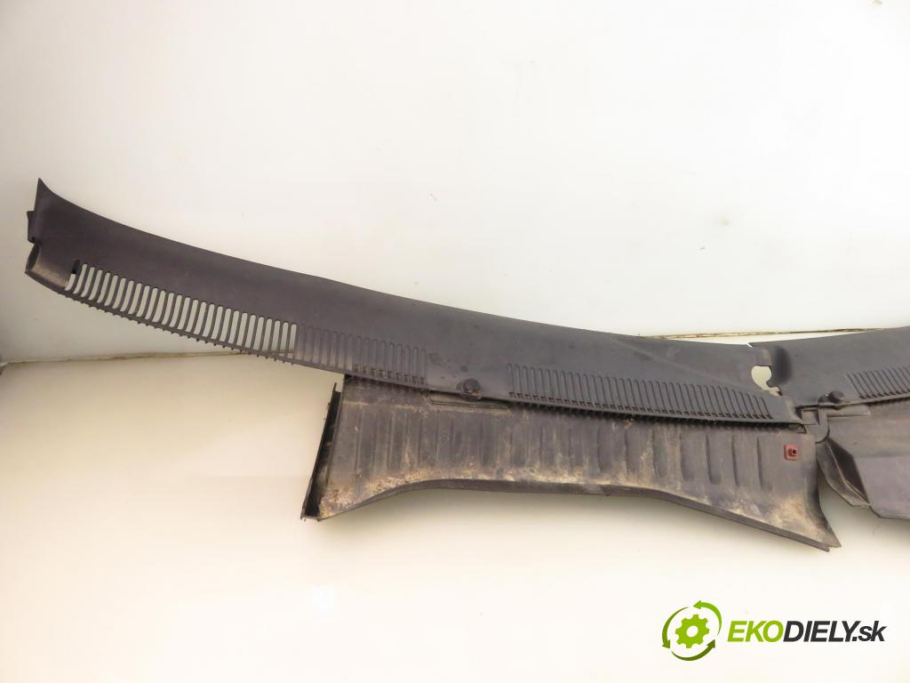 OPEL CORSA C (X01) HB 2004 44,00 1 - Z 10 XEP 998,00 Torpédo, plast pod čelné okno 09116435 (Torpédo (plast pod čelným sklom))