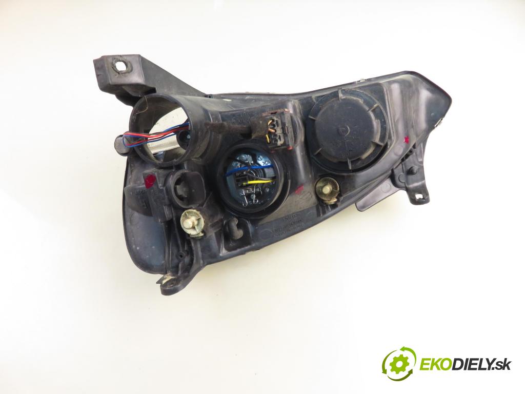 OPEL CORSA C (X01) HB 2000 43,00 1.0 12V 58 - Z 10 XE 973,00 světlo PP