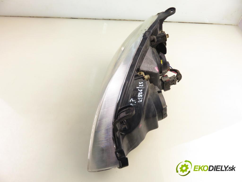 OPEL CORSA C (X01) HB 2000 43,00 1.0 12V 58 - Z 10 XE 973,00 světlo PP