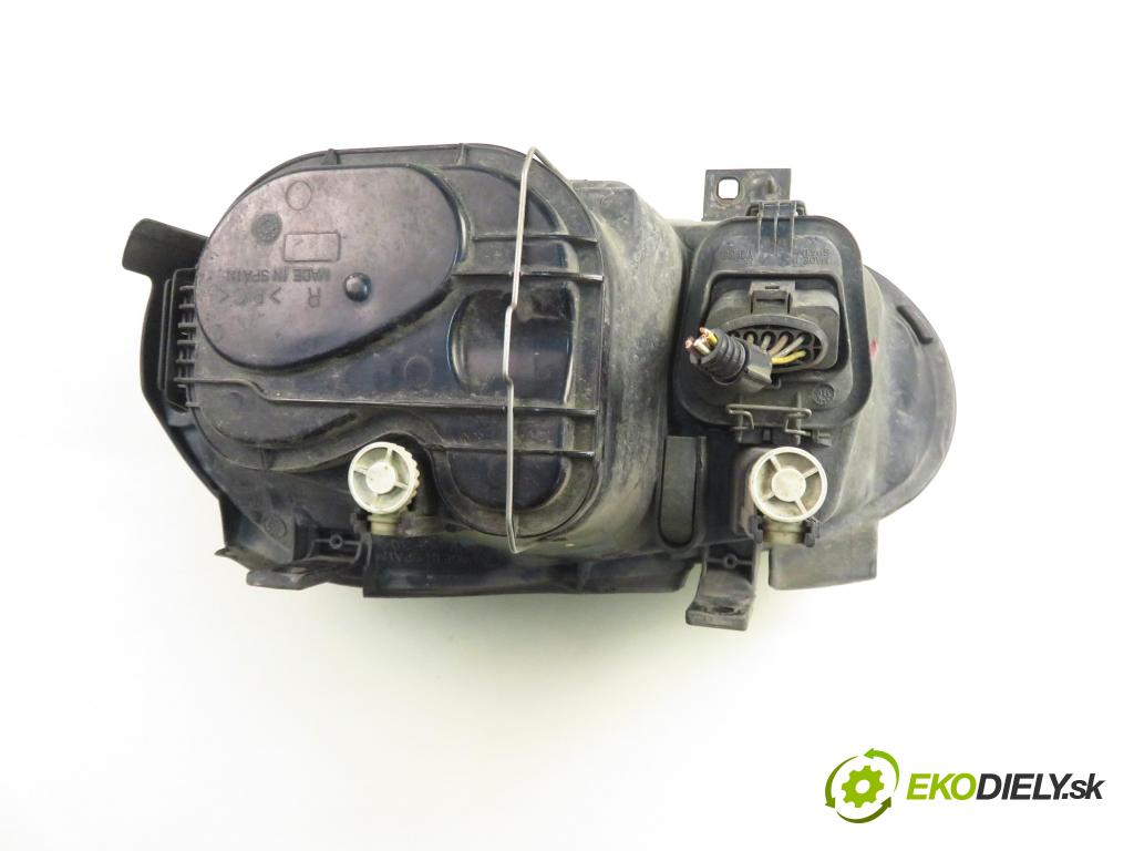 VW GOLF IV (1J1) HB 1998 50,00 1.9 SDI - AGP 1896,00 Svetlo PP 1J1941016B