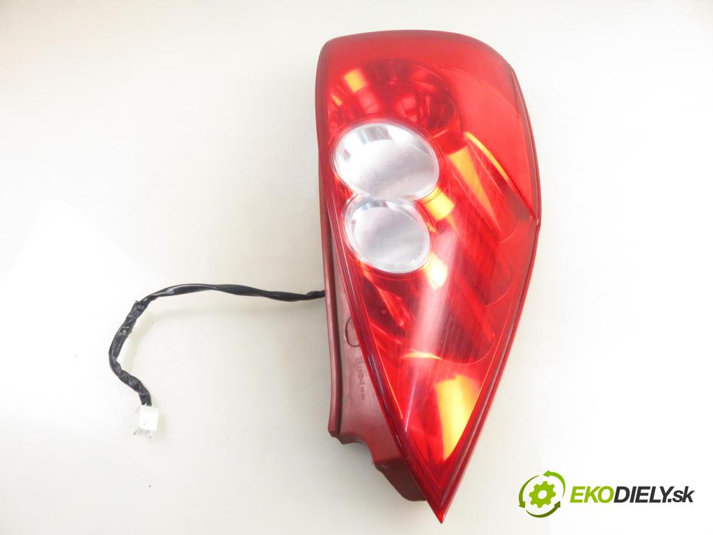 MAZDA 5 (CR19) MINIVAN 2006 105,00 2.0 MZR-CD 143 - RF7J 1998,00 Svetlo ľavé zadné C23551160